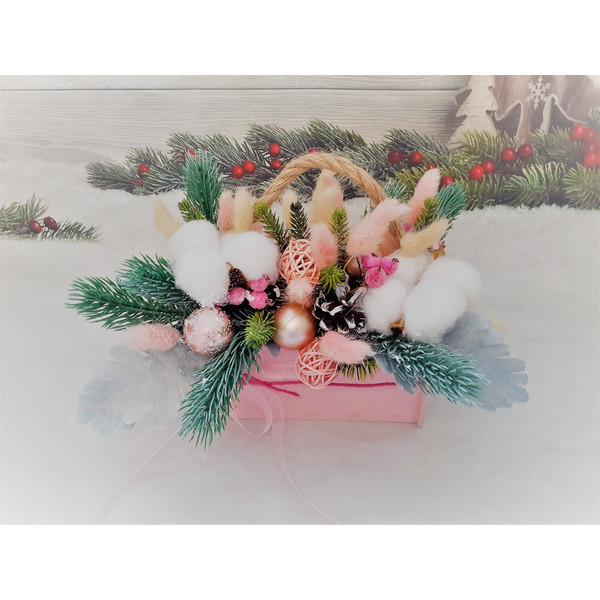 Christmas-floral-basket-gift-6.jpg