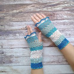 Blue lace cotton fingerless gloves
