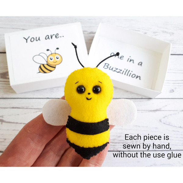 Bee-plush-pocket-hug-girlfriend-gift