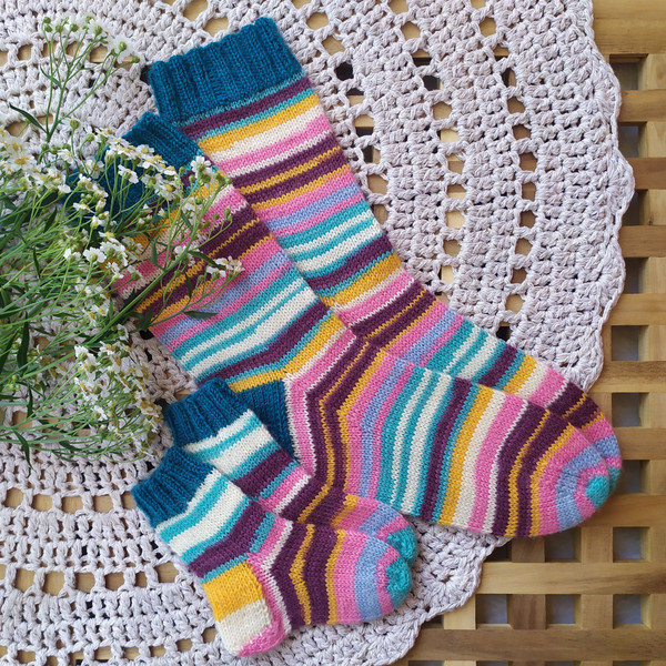 Set-of-handmade-knitted-socks-2