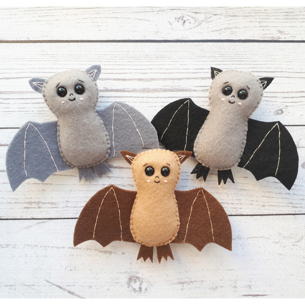 Bat-plush-pocket-hug-9