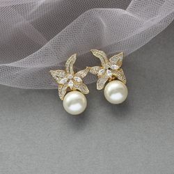 Pearl earrings wedding / Bridal earrings / Floral bridal earrings / Silver or Gold cz earrings / Gift for Mom e74