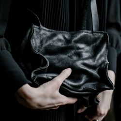 Wrinkled genuine black leather purse / crumpled effect leather shoulder bag/ texture leather mini duffel bag