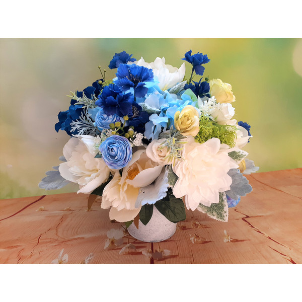 blue-white-farmhouse-floral-arrangement-6.jpg