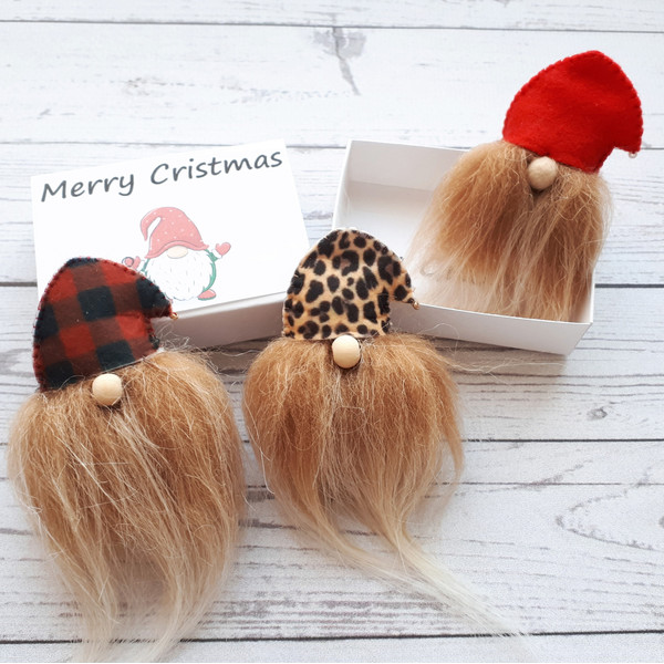 Mini-Christmas-gnomes-pocket-hug-gift-12