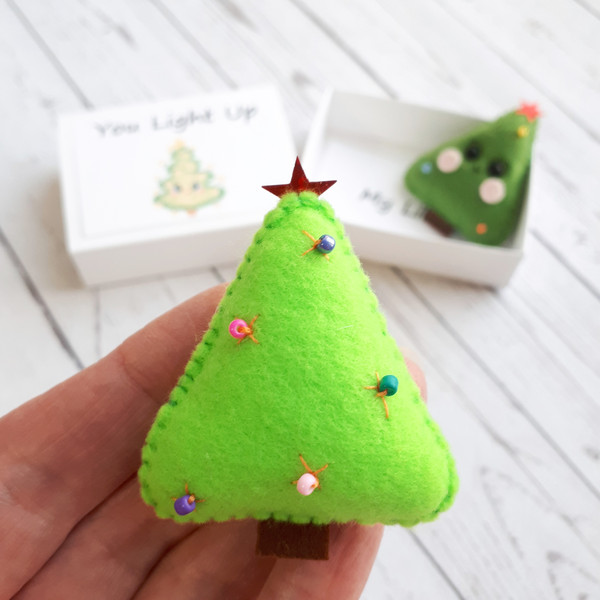 Mini-Christmas-tree-2