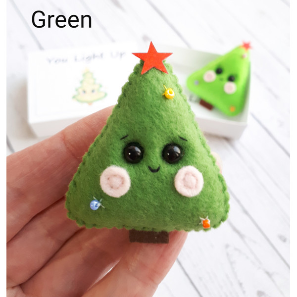 Mini-Christmas-tree-pocket-hug-1