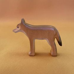 Wooden Coyote figurine - Coyote toy - Wooden animals - Wooden toy - Wild animals - Natural Toys - Gift for kids