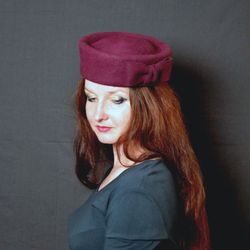 burgundy pillbox hat, burgundy winter hat, burgundy felt hat, guest wedding hat