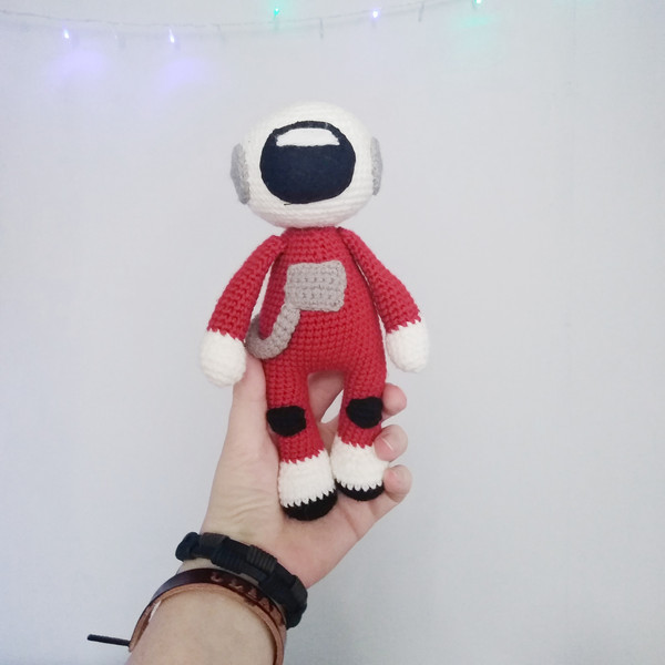 Amigurumi spaceman crochet pattern  3.jpg