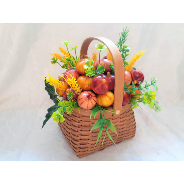 Fake-vegetables-basket-arrangement-1.jpg