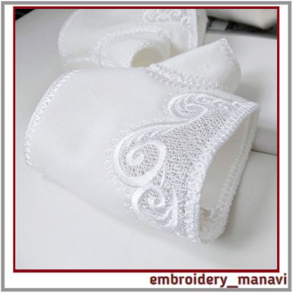 In-the-hoop-embroidery-design-Short-Fingerless-mitts-with-lace