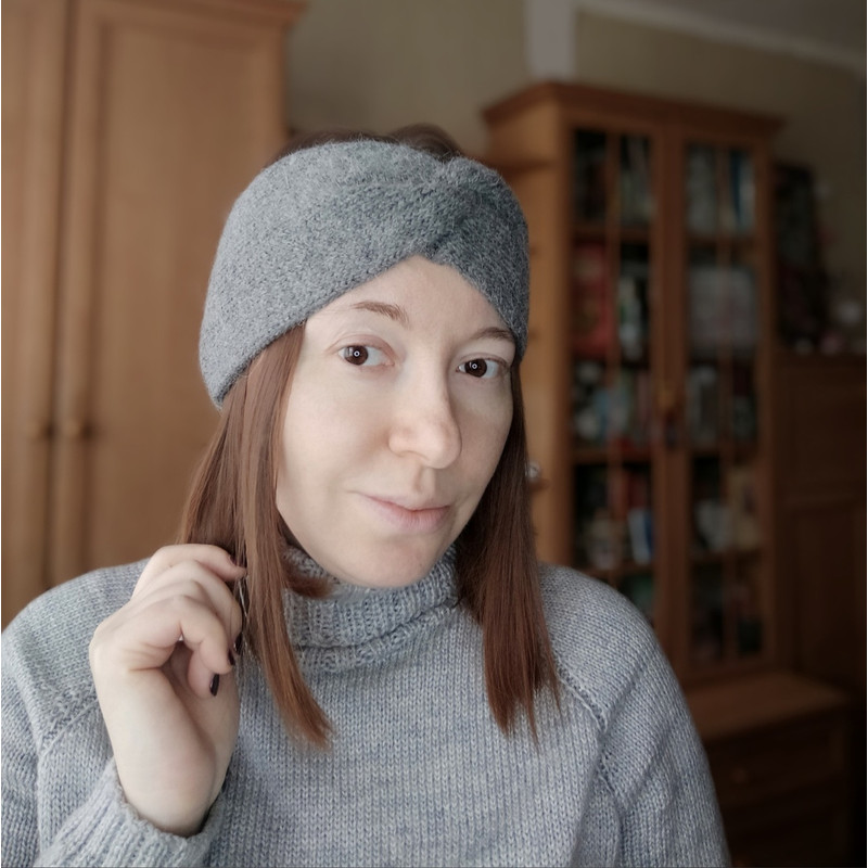 Women alpaca grey handknit earwarmer