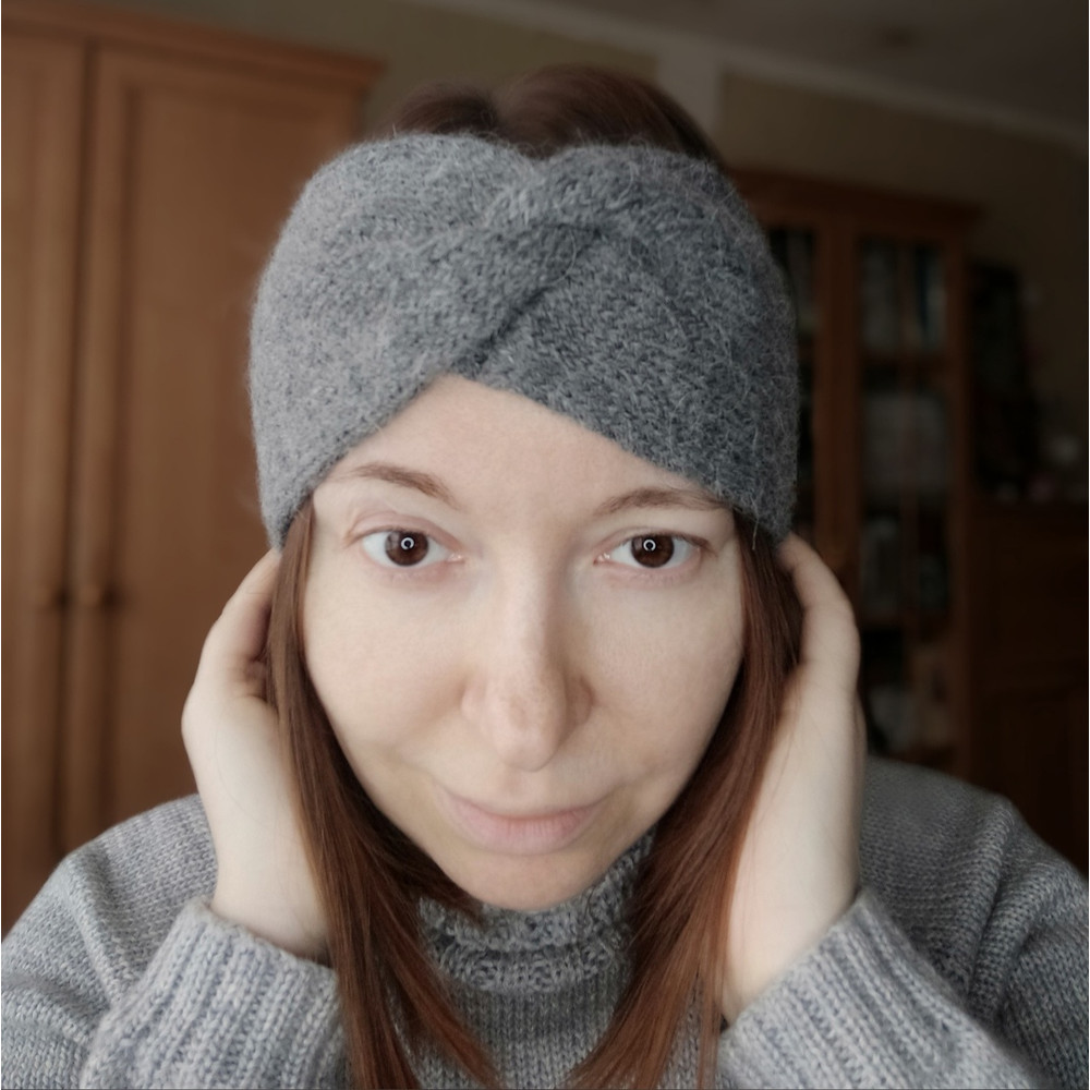 Women alpaca grey handknit earwarmer