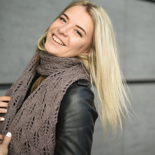 Beige-warm-openwork-knitted-scarf-6