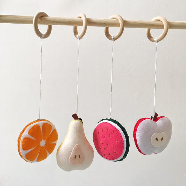 Felt-play-gym-toys-for-wooden-baby-gym