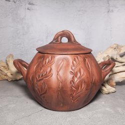 Handmade casserole 118.34 fl.oz made of red clay. Pot for cooks