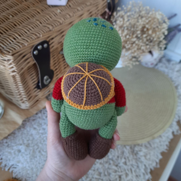 Amigurumi Turtle Crochet Pattern back.jpg