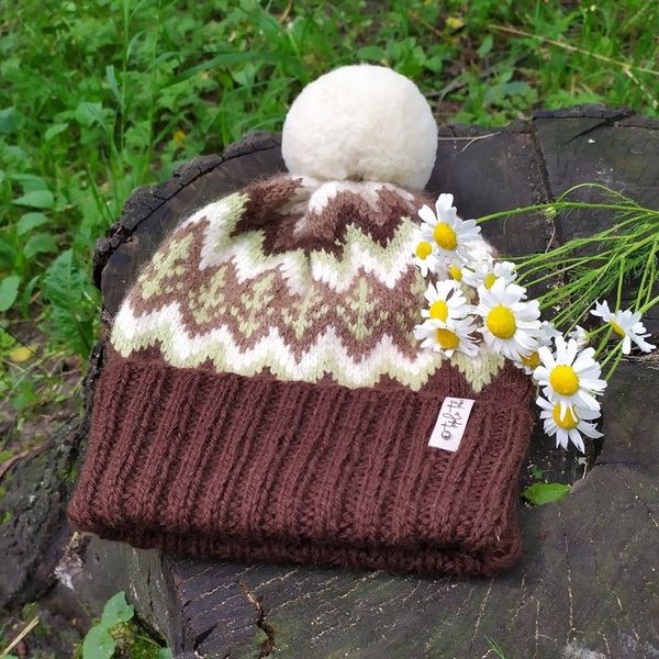 Knitted-brown-winter-womens-hat-3