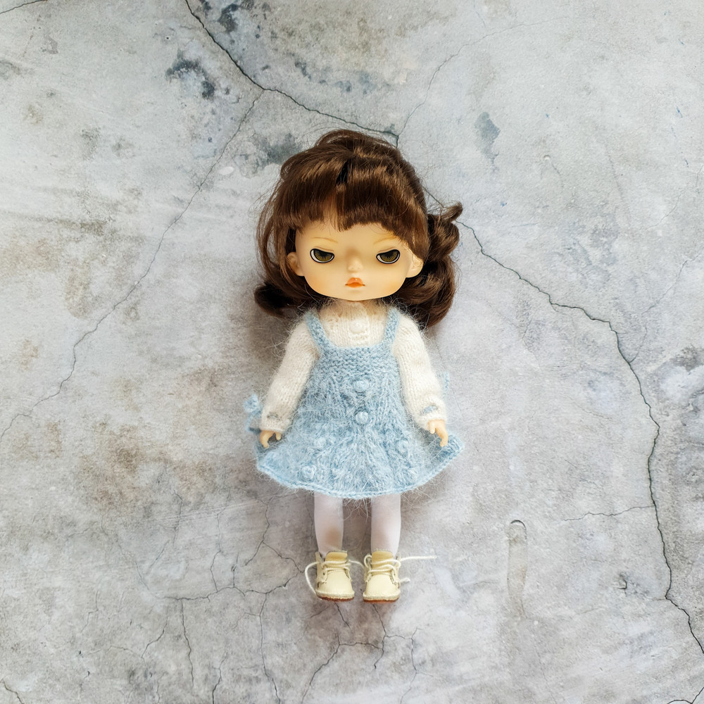 Holala set knitting patterns for two beautiful outfits. Holala clothes