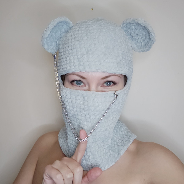 Bear-face-mask-hand-knit