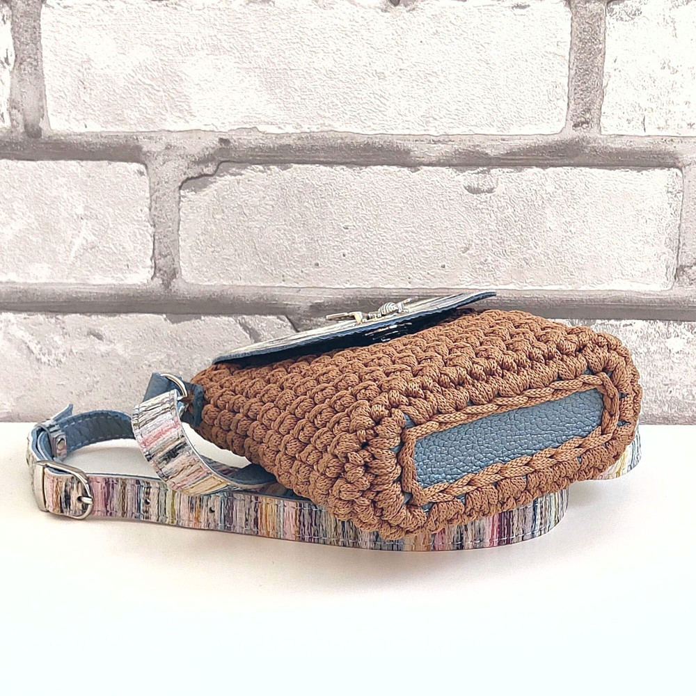 Womens crossbody phone bag.jpg