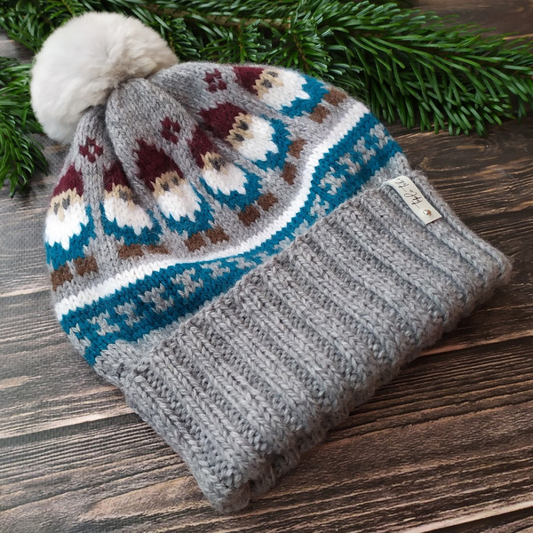 Knitted-grey-winter-womens-hat-3