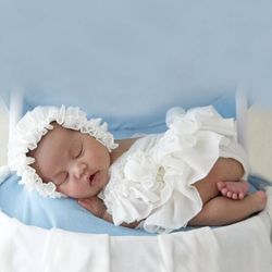 Newborn Girl Photography Ruffle Trim Bodysuit Ruffle Hem Dress Hat Shoes Headband Pillow Photography Set