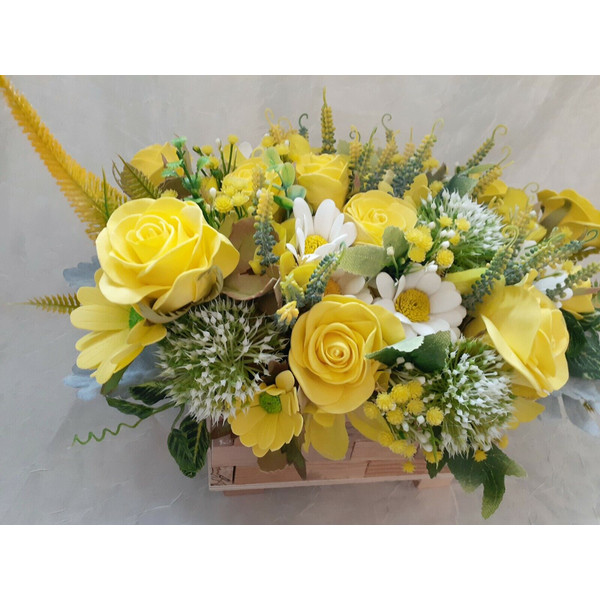 Faux-Roses-and-daisies-arrangement-8.jpg