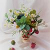 Artificial-flower-arrangement-with-daisies-and-strawberries-5.jpg