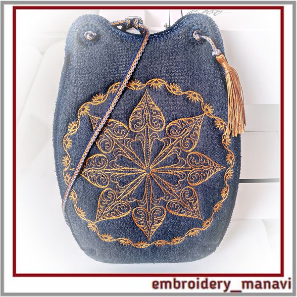 In-the-hoop-Embroidery-design-quilt-Handbag-with-pattern-mandala