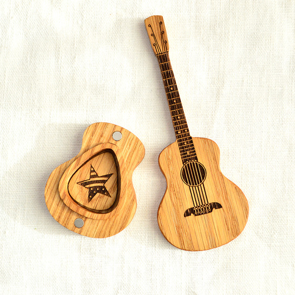 acoustic-guitar-pick-box-for-personalized-gift-for-musician