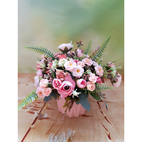 Pink-flowers-table-arrangement-3.jpg