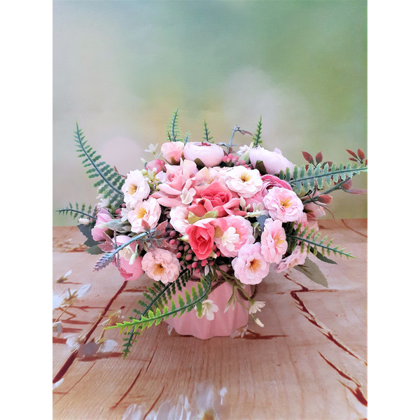 Pink-flowers-table-arrangement-8.jpg