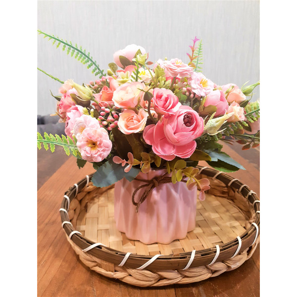 Pink-flowers-table-arrangement-10.jpg