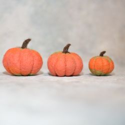Halloween decorations/Felt pumpkins/Fall decorations/Set of 3 pumpkins