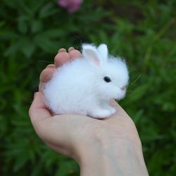 Rabbit figure/Needle felted animal/White bunny/Realistic rabbit/Realistic animal