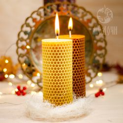 Cylinder honeycomb candle, mold cylinder, mold for candles
