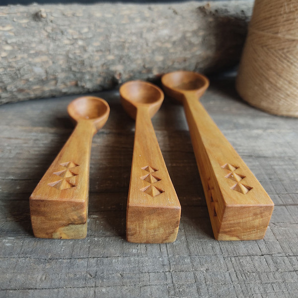 Handmade set of wooden measuring spoons from natural birch wood - 07