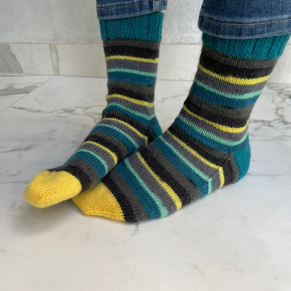 Bright-striped-handmade-knitted-socks-7