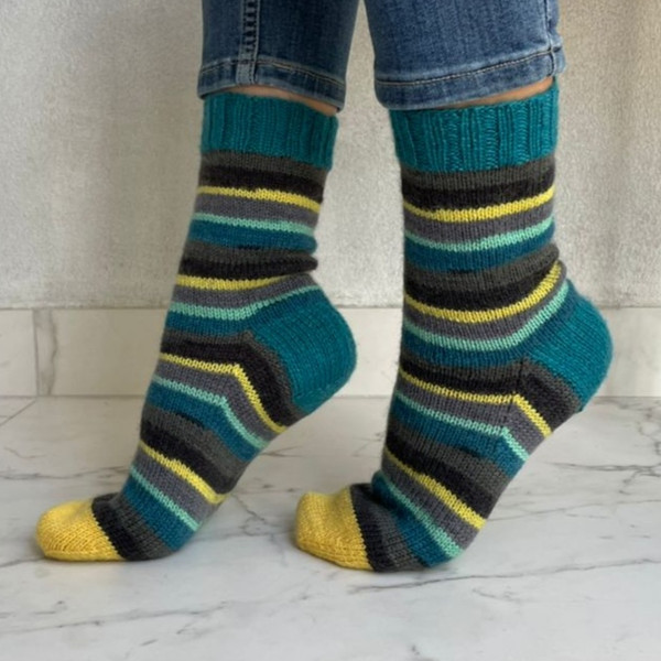 Bright-striped-handmade-knitted-socks-2