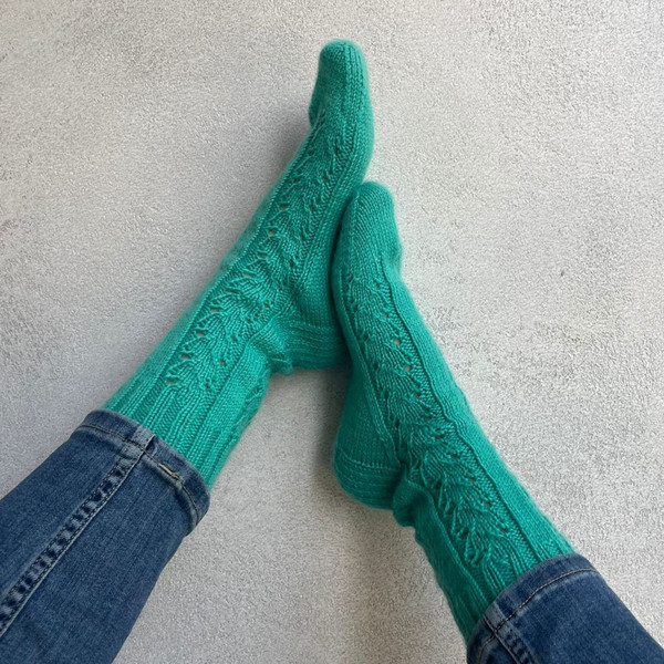 Handmade-warm-knitted-womens-socks-2
