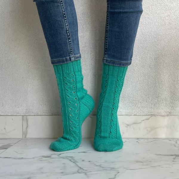 Handmade-warm-knitted-womens-socks-4