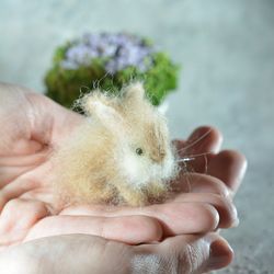 Easter bunny/Rabbit miniature/Tiny bunny/Needle felted animal