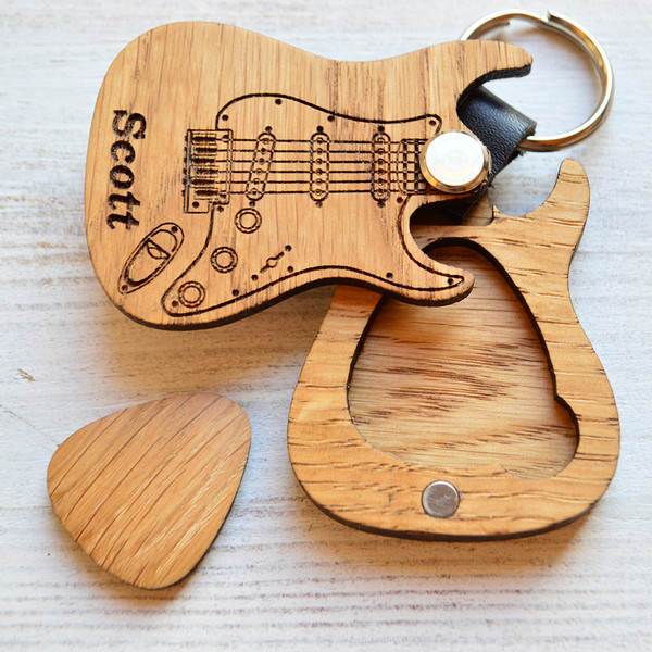 keyring with pick