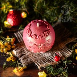 Mold for candles, a Ball Christmas candles