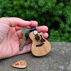 Wooden Keyring, Personalized Guitar Pick Keychain, Gift for Guitar Player, Custom Name Gift, Personalized Keyring Gift