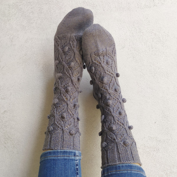 Warm-wool-grey-handmade-socks-3