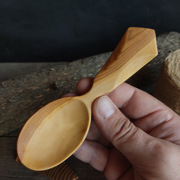 Handmade wooden pocket spoon - 01