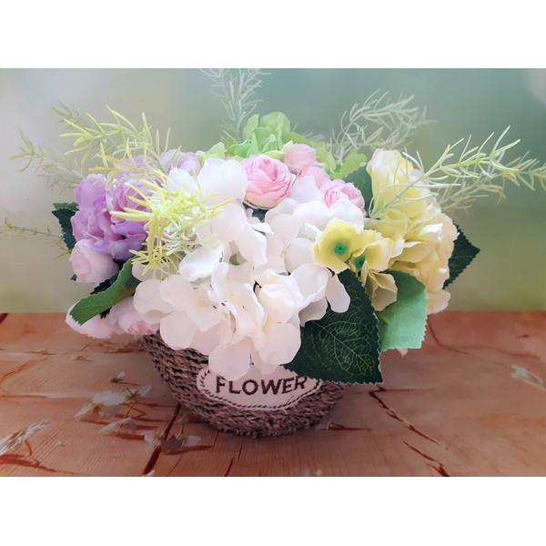 Hydrangea-floral-arrangement-in-basket-1.jpg